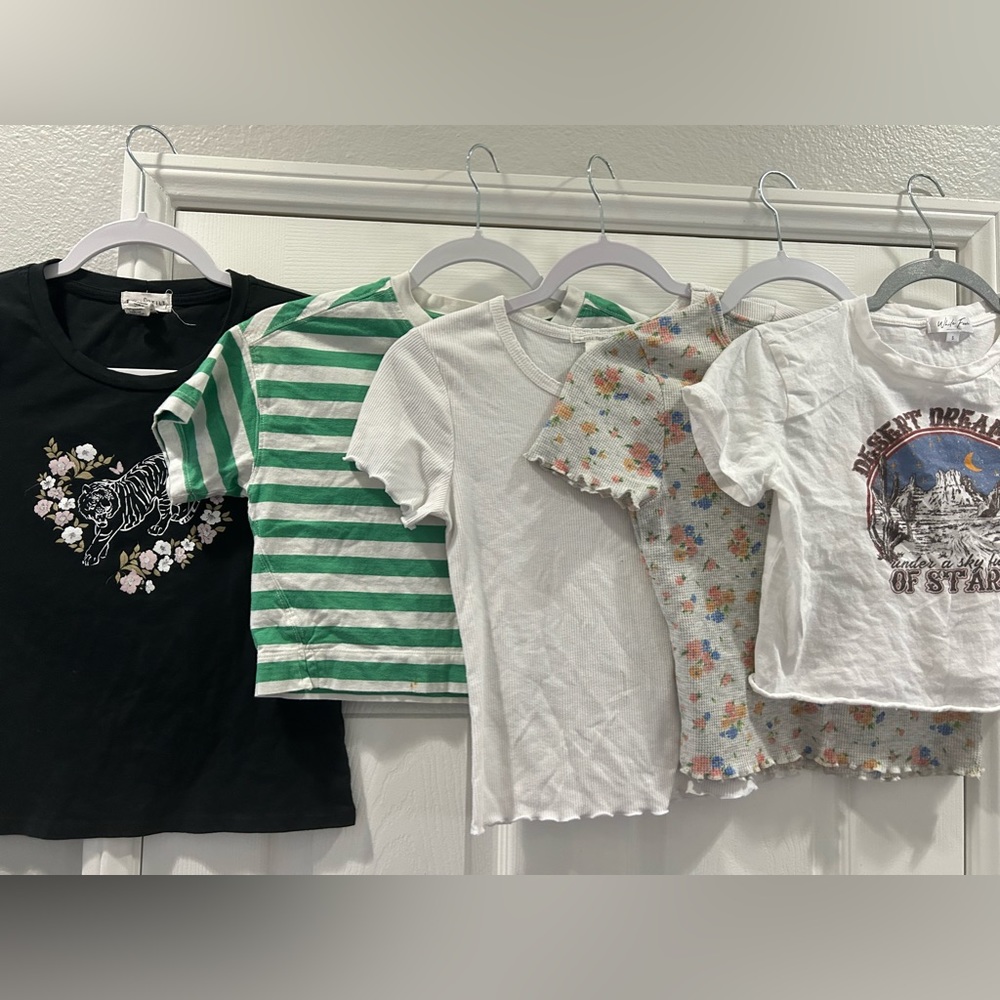 Girls 5 shirt bundle size S/M